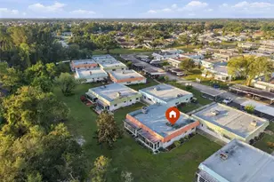1802 Bedford Ln, Sun City Center, FL 33573 - Photo 3
