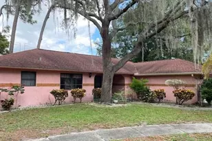 505 Village Oak Dr, Tarpon Springs, FL 34689 - Photo 1