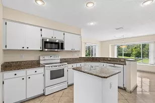 1704 Tremont Ct, Sun City Center, FL 33573 - Photo 17