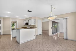 1704 Tremont Ct, Sun City Center, FL 33573 - Photo 19