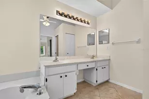 1704 Tremont Ct, Sun City Center, FL 33573 - Photo 31