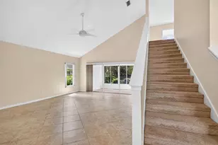 1704 Tremont Ct, Sun City Center, FL 33573 - Photo 9
