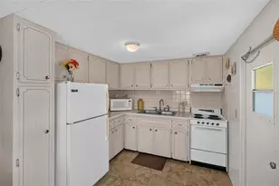 2000 E Bay Dr, Largo, FL 33771 - Photo 21
