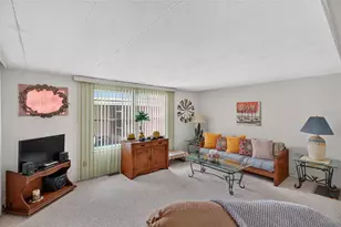 2000 E Bay Dr, Largo, FL 33771 - Photo 15