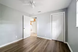 2135 Oakley Ave S, Saint Petersburg, FL 33712 - Photo 23