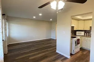 8101 11th St N, Saint Petersburg, FL 33702 - Photo 3