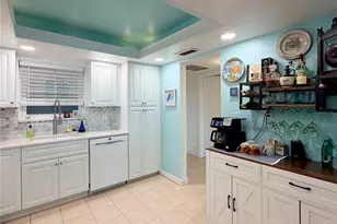 5200 Brittany Dr S, Saint Petersburg, FL 33715 - Photo 9