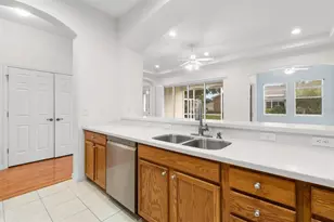 1009 Chelsea Greens Ct, Sun City Center, FL 33573 - Photo 9