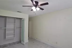 7920 George Washington Ln, Tampa, FL 33637 - Photo 19