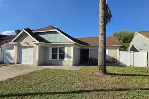 7920 George Washington Ln, Tampa, FL 33637 - Photo 3