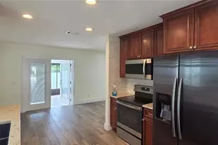 7920 George Washington Ln, Tampa, FL 33637 - Photo 13