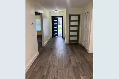 7920 George Washington Lane, Tampa, FL 33637 - Photo 5