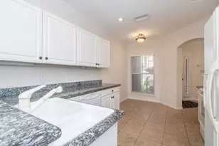 1177 Shipwatch Cir, Tampa, FL 33602 - Photo 13