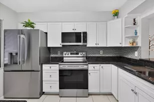 1800 Mariner Dr, Tarpon Springs, FL 34689 - Photo 9