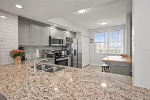 6495 Shoreline Dr, Saint Petersburg, FL 33708 - Photo 11