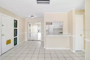 8602 Huron Ct, Tampa, FL 33614 - Photo 3