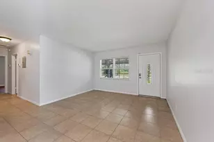 1708 Pond Lake Dr, Tampa, FL 33612 - Photo 7