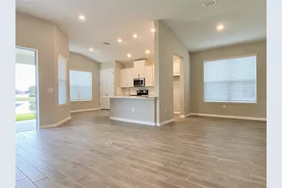 33879 Astoria Cir, Wesley Chapel, FL 33545 - Photo 15