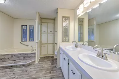 35207 Makenzie Street, Zephyrhills, FL 33541 - Photo 29