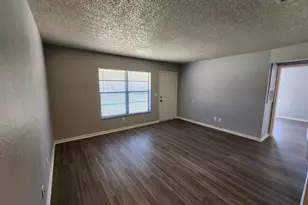 9563 Lynn Ln, Seminole, FL 33777 - Photo 3