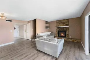 8719 Cove Ct, Tampa, FL 33615 - Photo 9