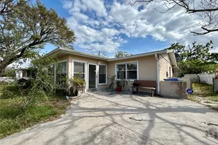 816 62nd Ave NE, Saint Petersburg, FL 33702 - Photo 1