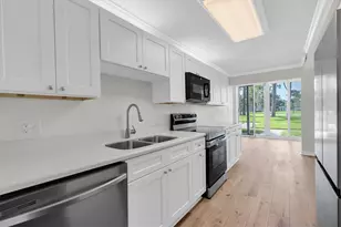 4885 1st St NE, Saint Petersburg, FL 33703 - Photo 23