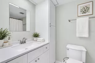 4885 1st St NE, Saint Petersburg, FL 33703 - Photo 7