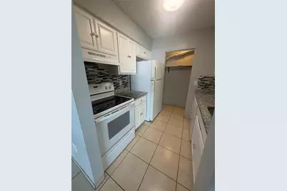 4505 67th Street W #4, Bradenton, FL 34210 - Photo 11
