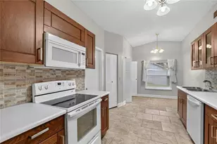 629 Stillview Cir, Brandon, FL 33510 - Photo 19