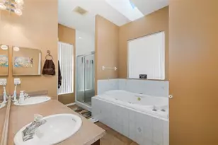31524 Cross Creek Ln, Wesley Chapel, FL 33543 - Photo 21