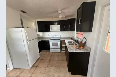 621 Lincoln Avenue, Tarpon Springs, FL 34689 - Photo 3
