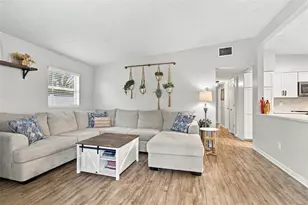 3306 Nakora Dr, Tampa, FL 33618 - Photo 3