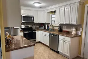 15 Thatch Palm St E, Largo, FL 33770 - Photo 9