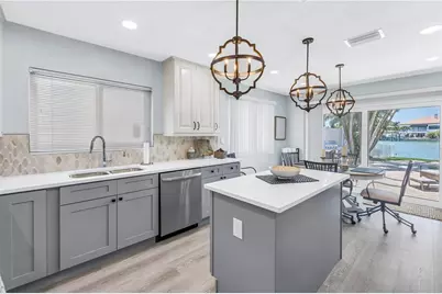 10128 Yacht Club Drive, Treasure Island, FL 33706 - Photo 9