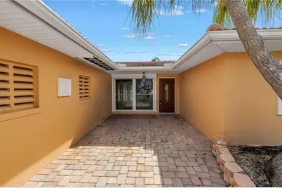 10128 Yacht Club Drive, Treasure Island, FL 33706 - Photo 51