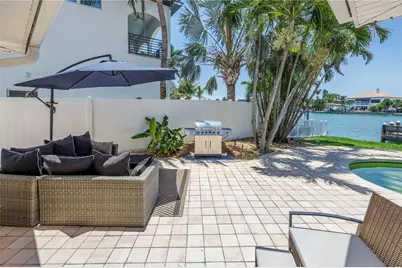 10128 Yacht Club Drive, Treasure Island, FL 33706 - Photo 39