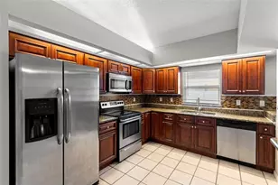 17504 Woodthrush Pl, Tampa, FL 33647 - Photo 13