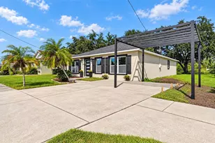 1210 Casa Bonita Ave, Ruskin, FL 33570 - Photo 5