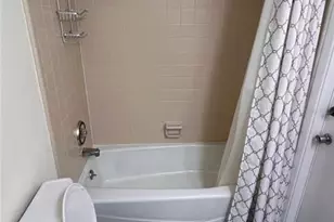 10007 Linden Pl Dr, Seminole, FL 33776 - Photo 13