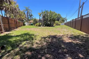 10007 Linden Pl Dr, Seminole, FL 33776 - Photo 21