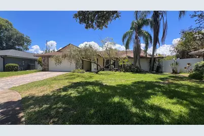 10007 Linden Place Drive, Seminole, FL 33776 - Photo 9
