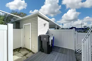 8350 Savannah Trace Cir, Tampa, FL 33615 - Photo 7