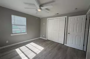 101 W Lemon St, Tarpon Springs, FL 34689 - Photo 11