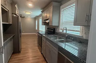 101 W Lemon St, Tarpon Springs, FL 34689 - Photo 3