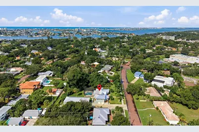 6930 Bougainvilla Avenue S, Saint Petersburg, FL 33707 - Photo 81