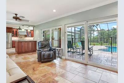 6930 Bougainvilla Avenue S, Saint Petersburg, FL 33707 - Photo 17