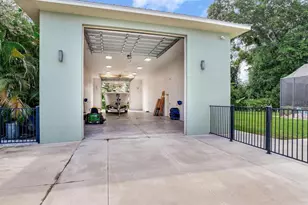 6930 Bougainvilla Ave S, Saint Petersburg, FL 33707 - Photo 71