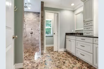 6930 Bougainvilla Avenue S, Saint Petersburg, FL 33707 - Photo 45