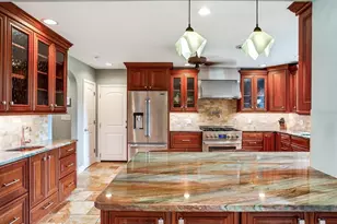6930 Bougainvilla Ave S, Saint Petersburg, FL 33707 - Photo 19